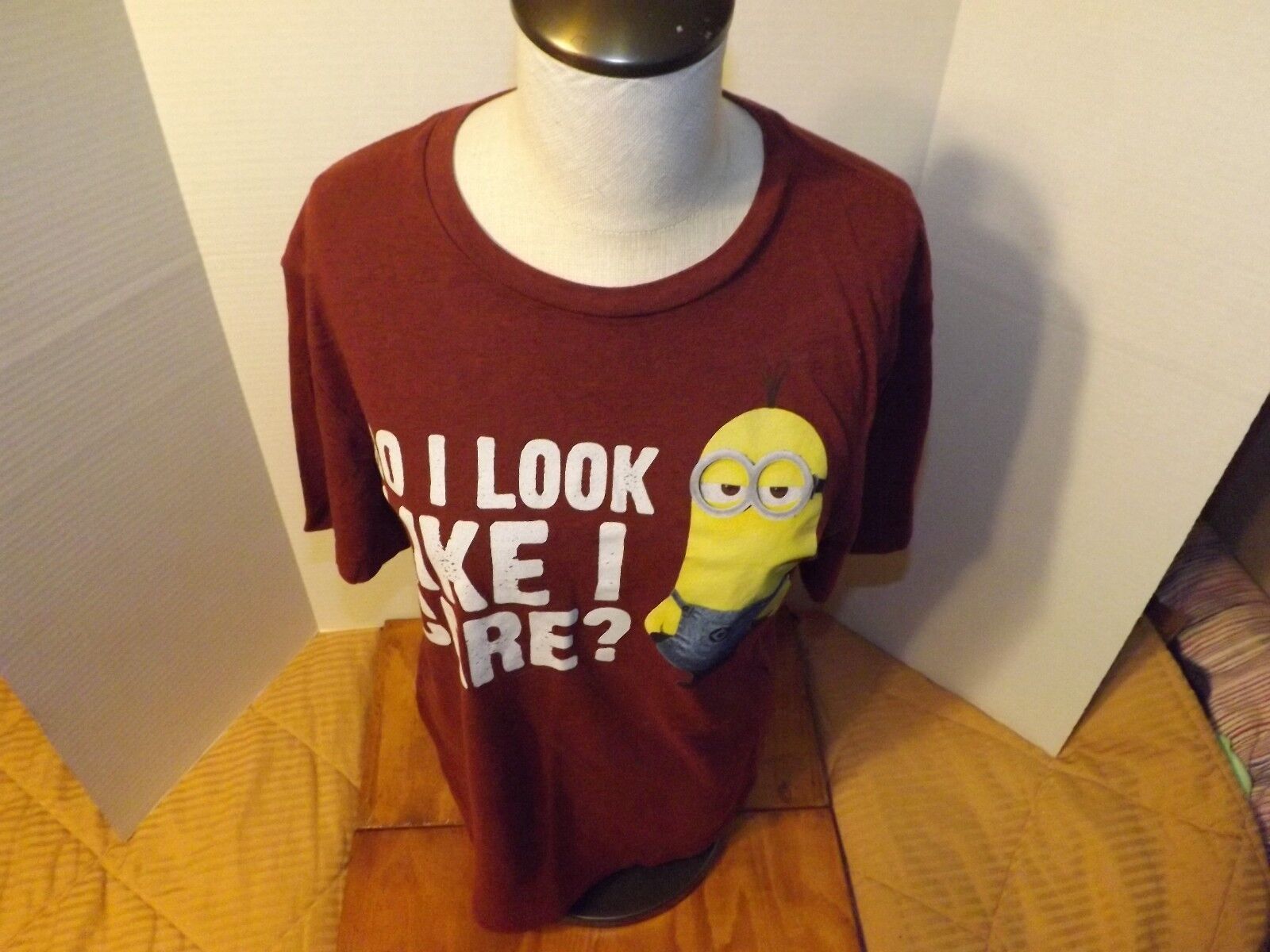 Dispicable ME Does it look like I care Red Small kids Tee T-shirt - $5.00