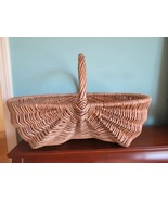Vintage Hand Woven Reed Buttocks Egg Gathering Market Basket - $33.56 CAD