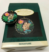 Hallmark Mini 1994 Collector&#39;s Club Membership Holiday Bunny Ornament - £3.92 GBP