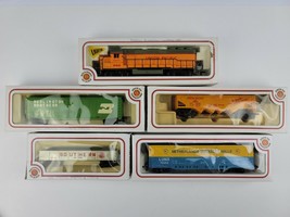 Bachmann HO Scale Train Lot Lighted Engine Union Pacific w/ 4 Cars Mint in boxes - £81.83 GBP