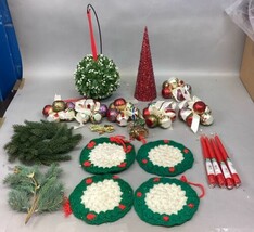 Lot Of 20 Christmas Decorations - New/ Vintage/Pre-Owned - $17.82