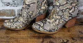 Very G women&#39;s sprinkle bling booties Snake Skin - $654.61 MXN