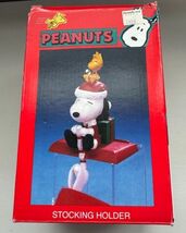 Kurt S Adler Santas World Peanuts Stocking Holder Snoopy Woodstock Chris... - €21,17 EUR