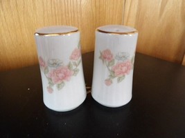 1# Vtg Retired Fairfield Symphony Fine China Salt &amp; Pepper Shakers Gold ... - £14.63 GBP