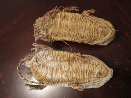 Compatible with Antique 1900s Large Rice Straw Sandals, 10&quot; x 4&quot; [japbx] - £82.44 GBP