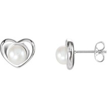 Sterling Silver Freshwater Cultured Pearl Heart Stud Earrings - £158.70 GBP