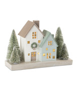 LED Winter Village 8&quot;L - $982.40 MXN