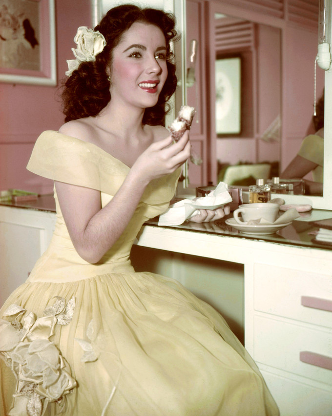 Primary image for Elizabeth Taylor 8x10 Photo sitting in dressing room 1940's