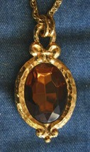 Elegant Vintage Honey Acrylic Textured Gold-tone Pendant Necklace - £11.88 GBP