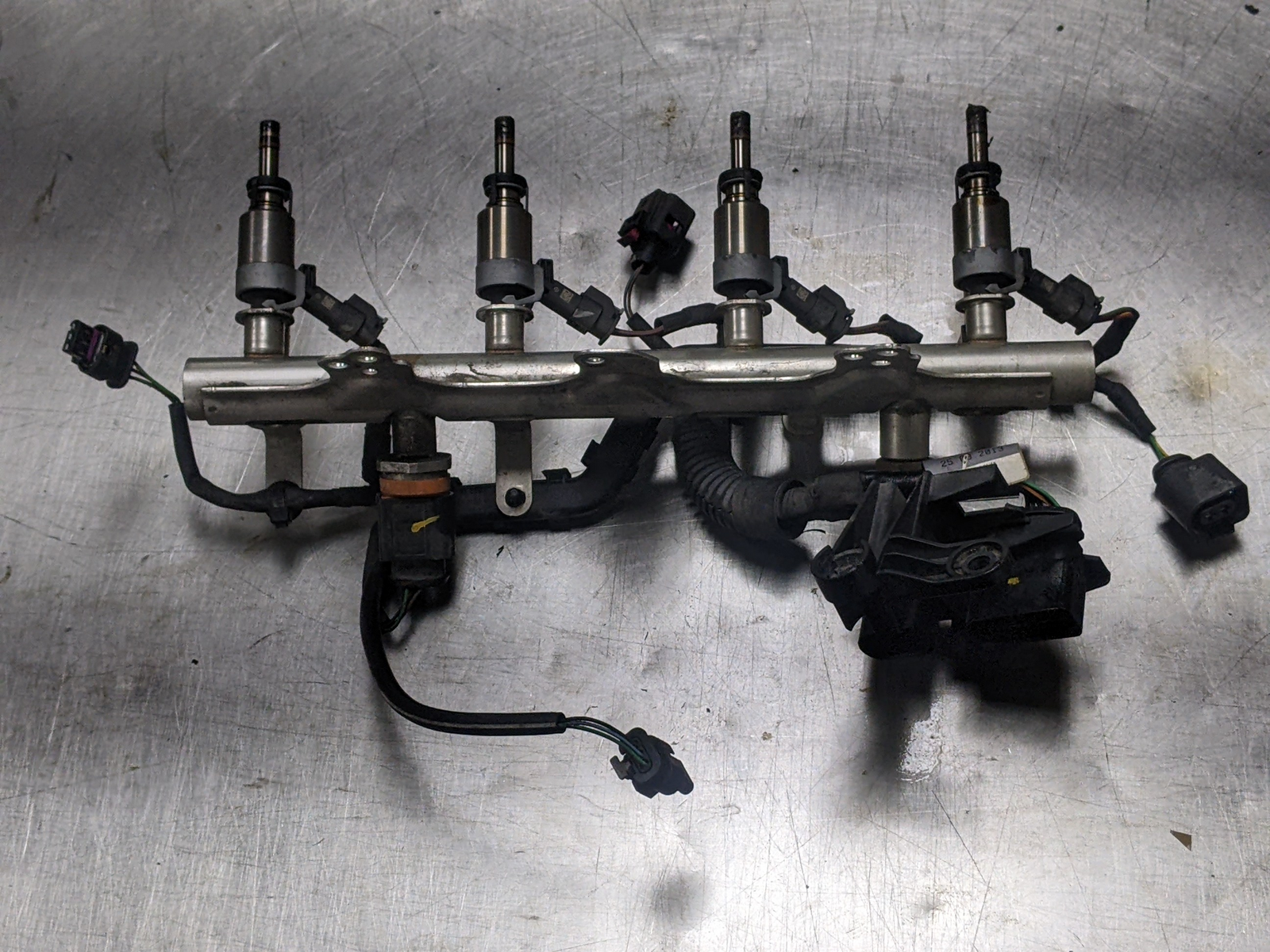 Fuel Injectors Set With Rail For 13-15 Audi A6 Quattro  2.0 261500076 Turbo Item image 11