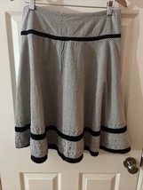 Woman’s Size 6 Beige  Black While And Gray Crochet Trim Merona Skirt - £7.39 GBP