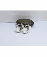 V Button Hug Earrings 925 Sterling Silver Earrings V Button Hoop Earring... - €24,31 EUR
