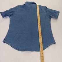 Vintage Casualaire Women's Blue Button Up Denim Shirt Top Measured Chest 40" image 5