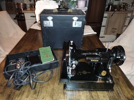 SINGER 221-1 Featherweight Portable Sewing Machine w/Case &amp; Extras 1947 ... - $449.99