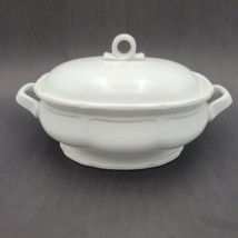 French Countryside by Mikasa 2.5 Quart Oval Covered Casserole All White ... - £83.12 GBP