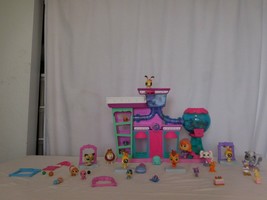 Littlest Pet Shop Play Set Sweet Delights Sweet Shoppe House + Pets and Accessor - £47.51 GBP