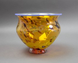 Signed 2003 Handmade Amber Blue Rimmed Art Glass Footed Bowl Vase - £82.95 GBP