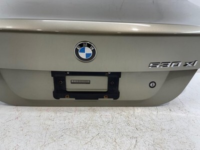 2004-2007 BMW 530I Xi Trunk Lid W/ First Aid Kit Tow Hook Panel Scratches Bent Item image 6