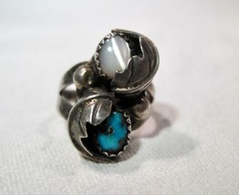 Vintage Navajo Sterling Silver Turquoise MOP Mother of Pearl Ladies Ring K498 - £62.51 GBP