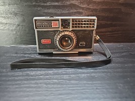 Vintage 1960&#39;s KODAK Camera Instamatic 304 Point &amp; Shoot Made In USA - £11.16 GBP