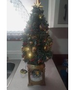 The Thomas Kinkade Snow Globe Tabletop Tree Christmas Decoration Handpai... - $66.49