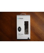 NEW Sealed Genuine Fitbit Versa 1 Accessory Band Black Size Small S/P OE... - $158.92 MXN