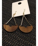 Wooden and Gold Dangle Earrings - €7,66 EUR
