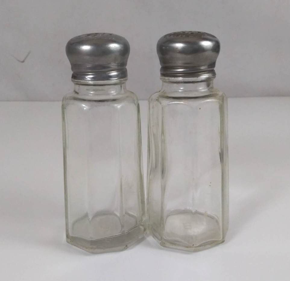 Vintage Octagon Clear Glass With Stainless Steel Lid Salt &amp; Pepper Shakers - $11.63