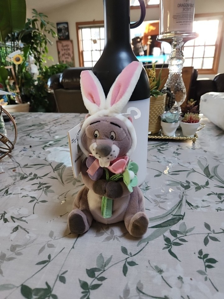 NWT The Disney Store GOPHER Easter Mini Bean Bag Winnie the Pooh 7&quot; Plush - $9.28