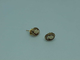 14k Yellow Gold Oval Mini Cameo Stud Earrings 1.3 Grm Vintage - $133.64