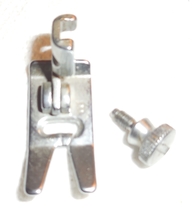 Singer Free Arm Model 57815C Low Shank Zig Zag Foot #B w/Thumb Screw - $12.50