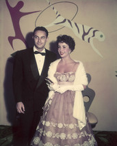 Elizabeth Taylor And Stanley Donen 16X20 Canvas Giclee - £54.98 GBP