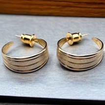 Small Classic Design Hoops Earrings Textured Gold Tone Lightweight Fashion  - $8.42