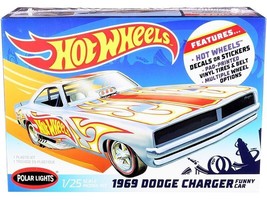 Skill 2 Model Kit 1969 Dodge Charger Funny Car &quot;Hot Wheels&quot; 1/25 Scale Model by - £39.76 GBP