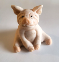 Vintage 2000 Quarry Critters PETUNIA Sitting Pig 3&quot; high - £11.05 GBP