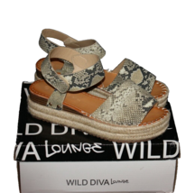 Women&#39;s Wild Diva Lounge Karl Sandal Taupe Snake Print Size 7.5 NEW - £17.32 GBP
