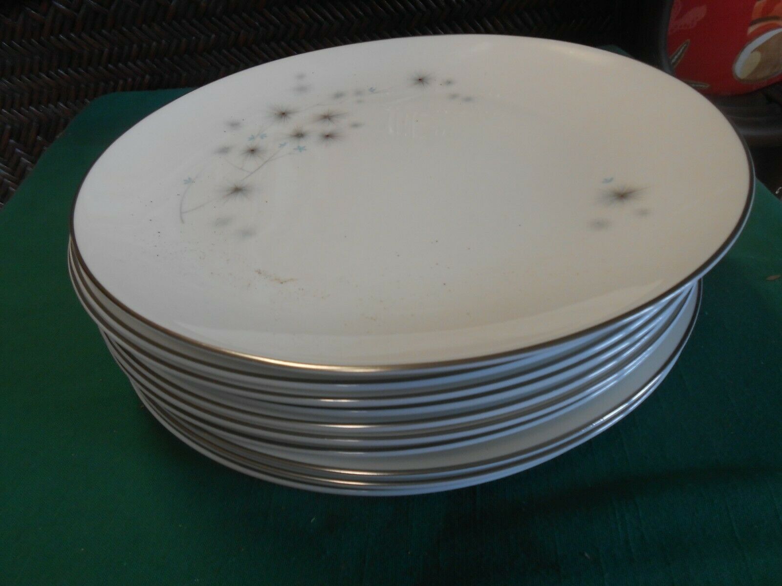 Beautiful ROYAL DOULTON "Thistledown"...Set of 10 DINNER Plates - $71.86
