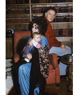 Richard Burton Elizabeth Taylor candid 5x7 inch press photo in their home - £4.50 GBP
