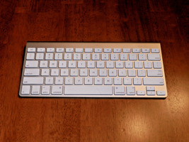 Apple Wireless Keyboard A1314 - Silver - for Parts, Repair or Replacemen... - £11.74 GBP