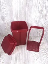Tupperware Pick A Deli Pickle Keeper 4 Cups #1560 Red - £15.56 GBP