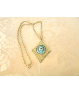 Vtg Fashion Jewelry Diamond Shape Goldtone Egyption Face Necklace   L35 - £4.75 GBP