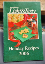 Paperback Book Cookbook 2006 Holiday Recipes Taste of Home&#39;s Light &amp; Tasty Nice - £7.16 GBP