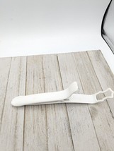 Pampered Chef Kitchen Coating Tray Tongs White From #2605 - $9.97