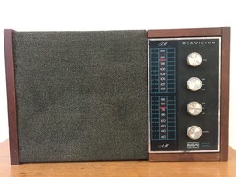 Vintage 1960s RCA Victor Solid State AM FM Tabletop Radio Walnut RHC25W WORKS - $79.99