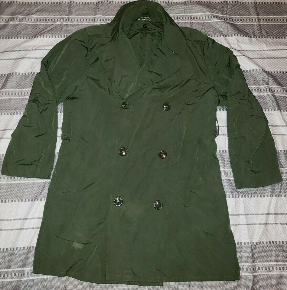 MILITARY 1969 VIETNAM ERA RUBBER COATED GREEN RAINCOAT TRENCH OVER COAT 36S - $38.24