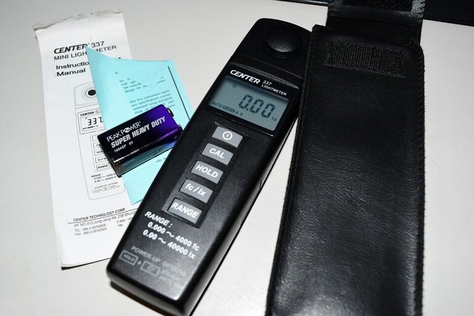 Center 337 Mini LIght Meter with case and battery 1c - $24.30