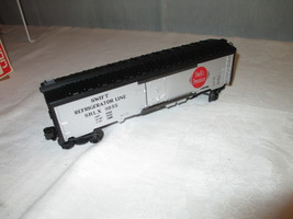 Lionel Swift&#39;s &amp; Co.Reefer 6-9855, 1973 Silver, O Gage, 3 Rail Track - $25.00