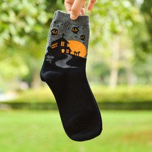 Grey Ghosts Over A Haunted House Socks - £5.42 GBP