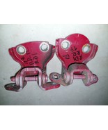97-01 HONDA CR-V CRV DOOR HINGE SET Right Rear Passenger 98 99 00 red 97 - $29.69