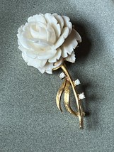 Vintage Large Dimensonal White Plastic ROSE Flower w Goldtone Stem &amp; Faux Opal - £11.70 GBP